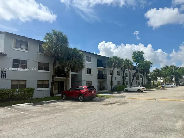$2,200 | 7595 Northwest 179th Street, Unit 119, Hialeah, FL 33015