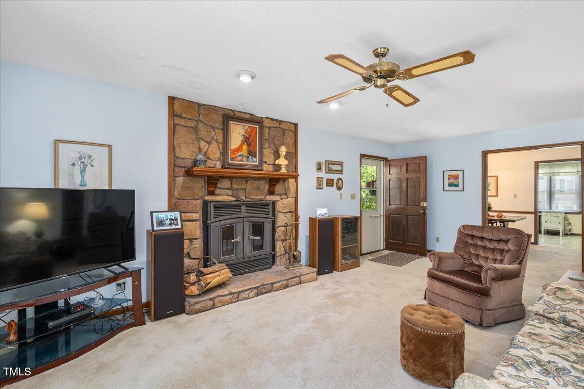 5636 Darrow Drive Raleigh, NC 27612 - Photo 7 of 29 04-- 15