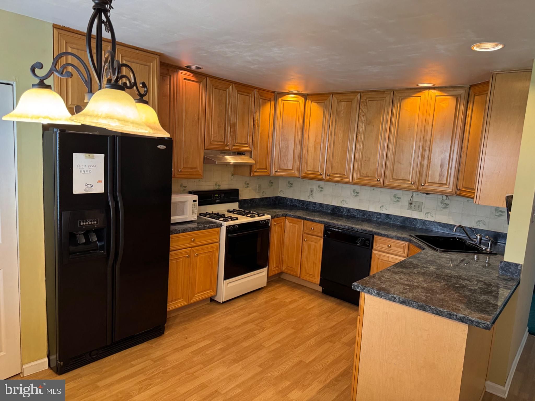 3805 Andrea Road Philadelphia, PA 19154 - Photo 10 of 30 Gallery Image 10