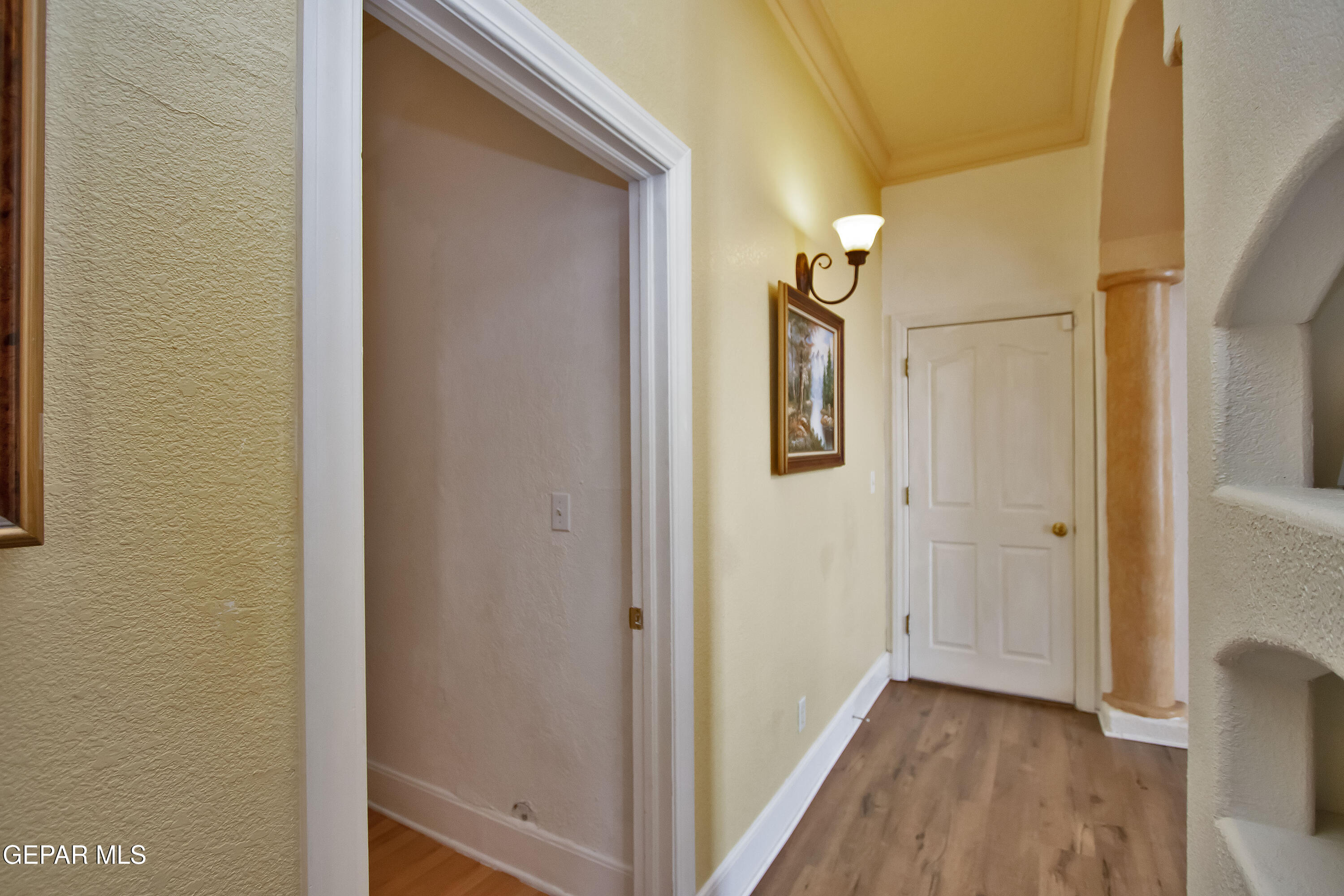 861 Country Club Road El Paso, TX 79932 - Photo 52 of 104 Hallway