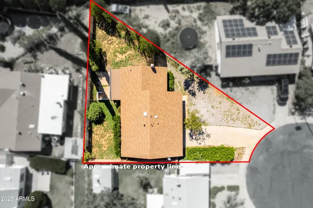 a balcony with view of outdoor