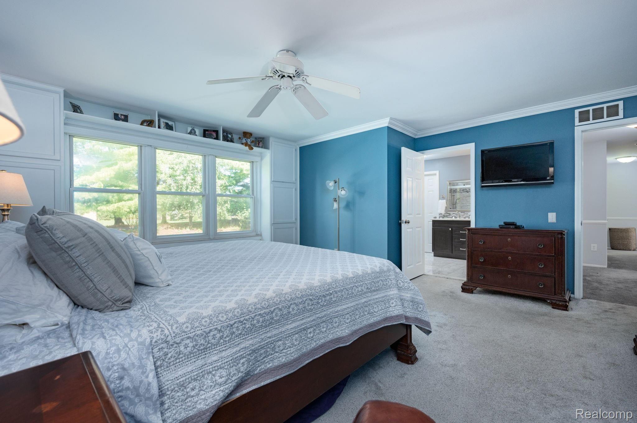 1639 Grandview Drive Rochester, MI 48306 - Photo 19 of 29 Space and function combined perfectly!