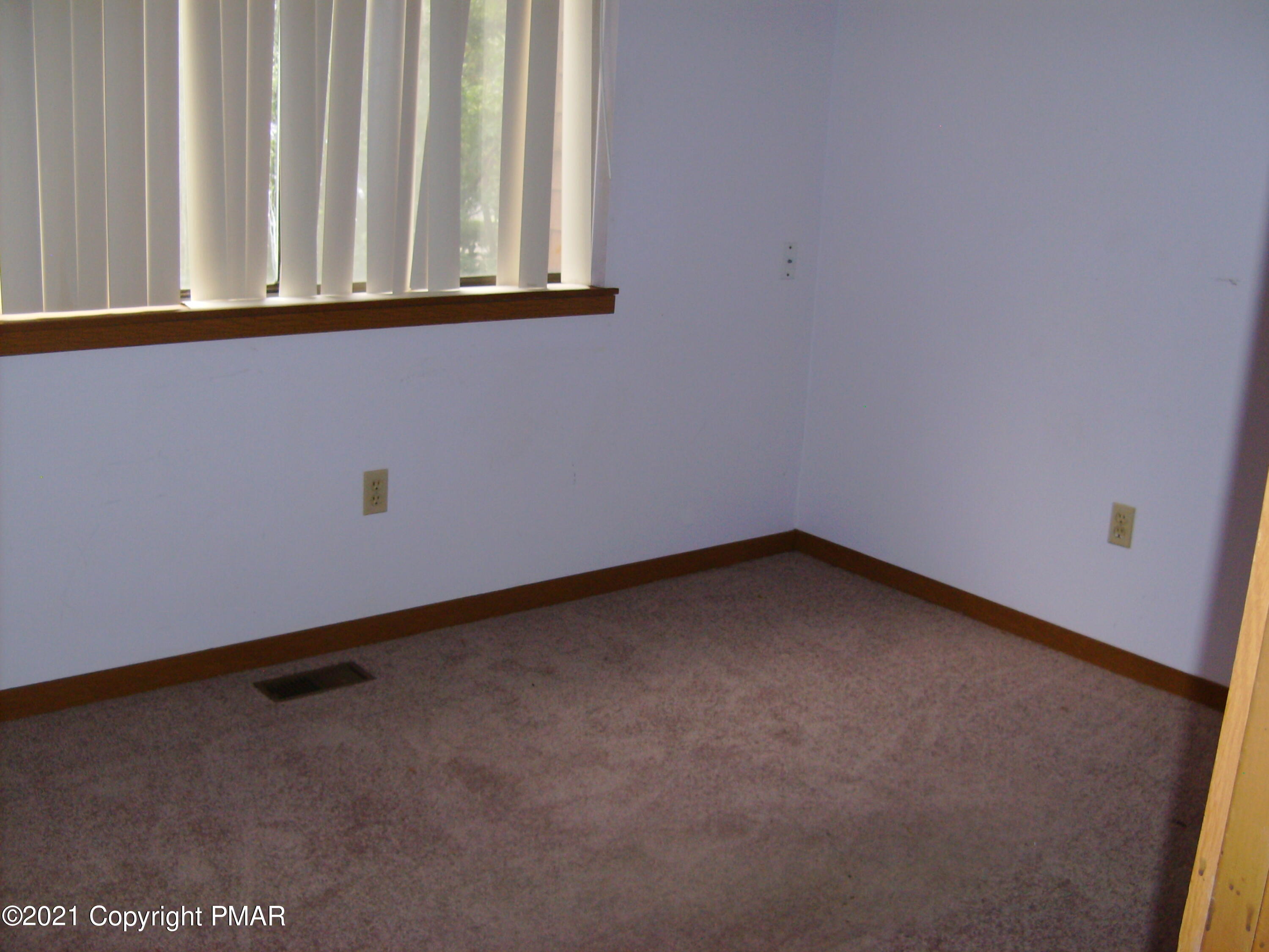 335 Crewe Court Bushkill, PA 18324 - Photo 26 of 29 Bedroom 3