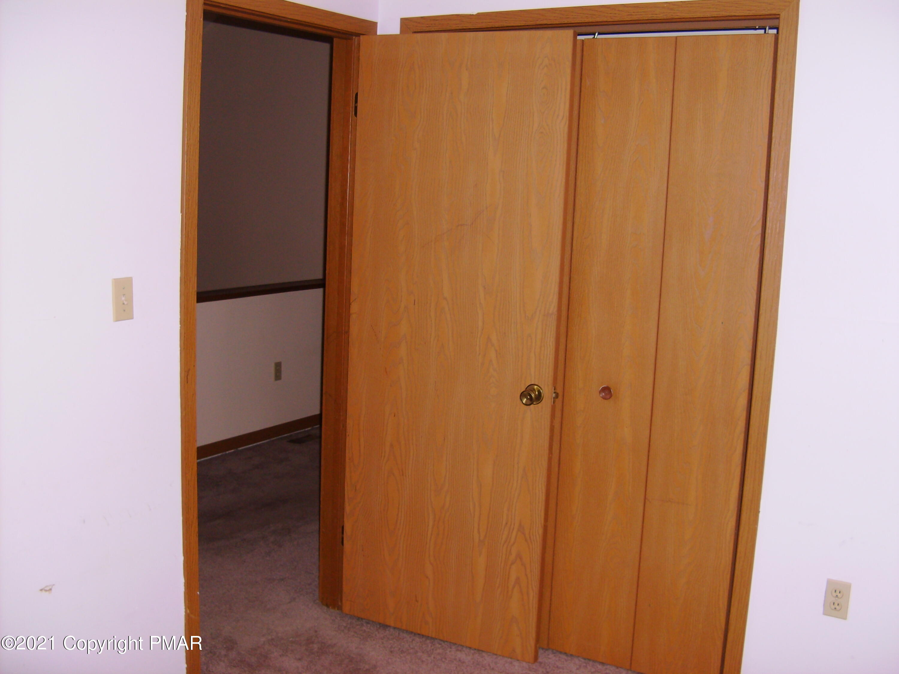 335 Crewe Court Bushkill, PA 18324 - Photo 27 of 29 Bedroom 3