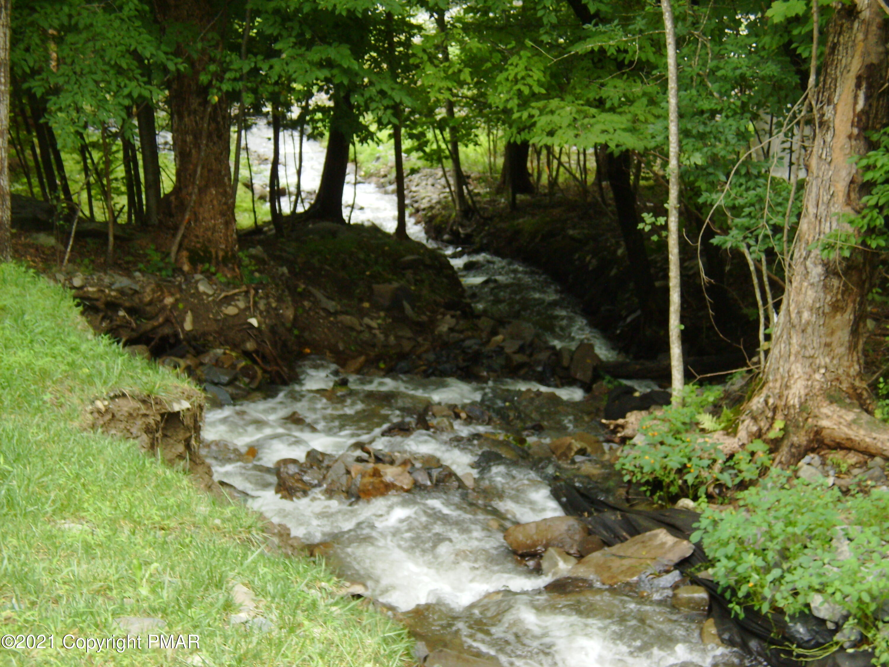 335 Crewe Court Bushkill, PA 18324 - Photo 29 of 29 Stream
