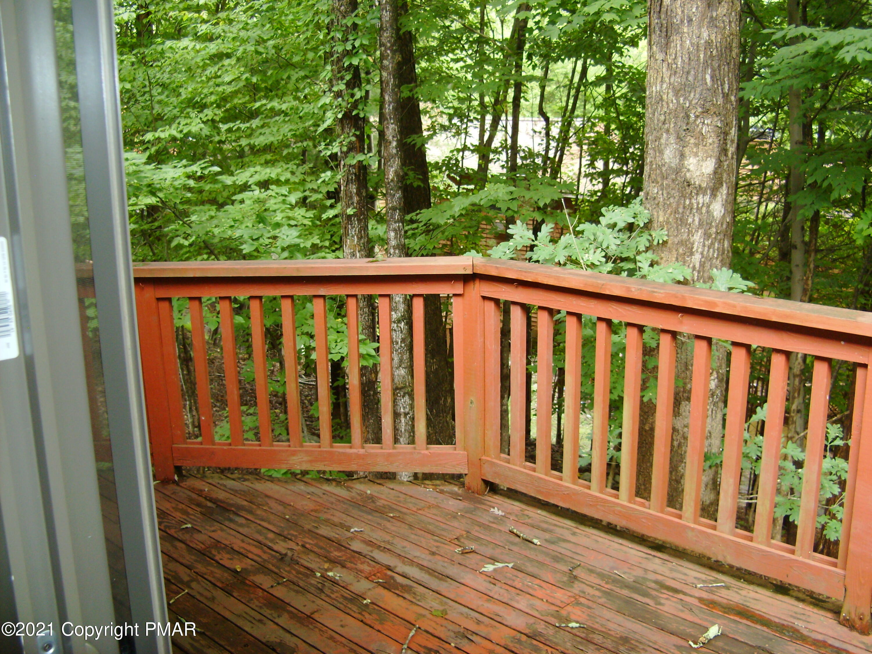 335 Crewe Court Bushkill, PA 18324 - Photo 10 of 29 Deck