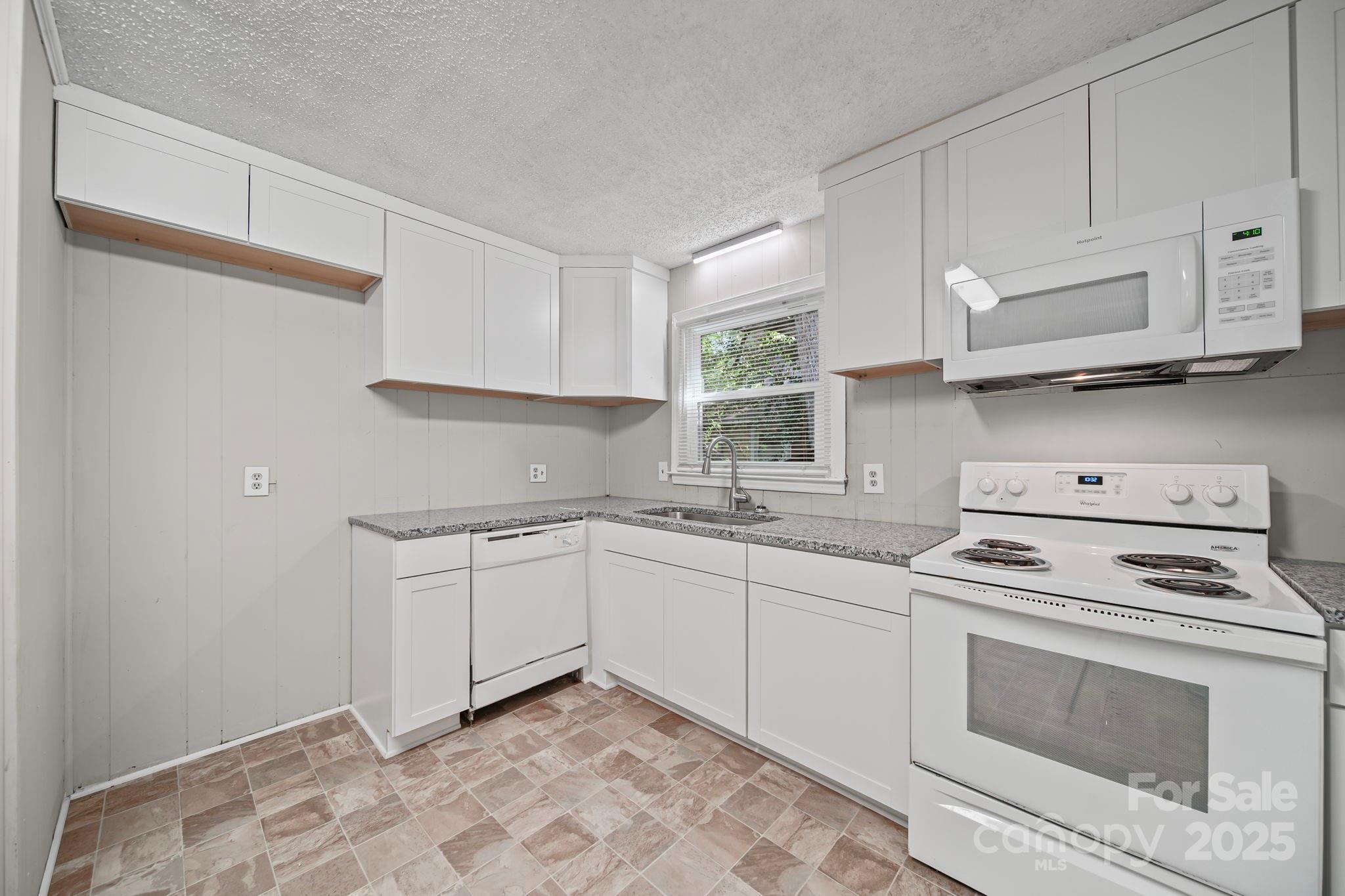 4339 North Sharon Amity Road Charlotte, NC 28205 - Photo 12 of 38