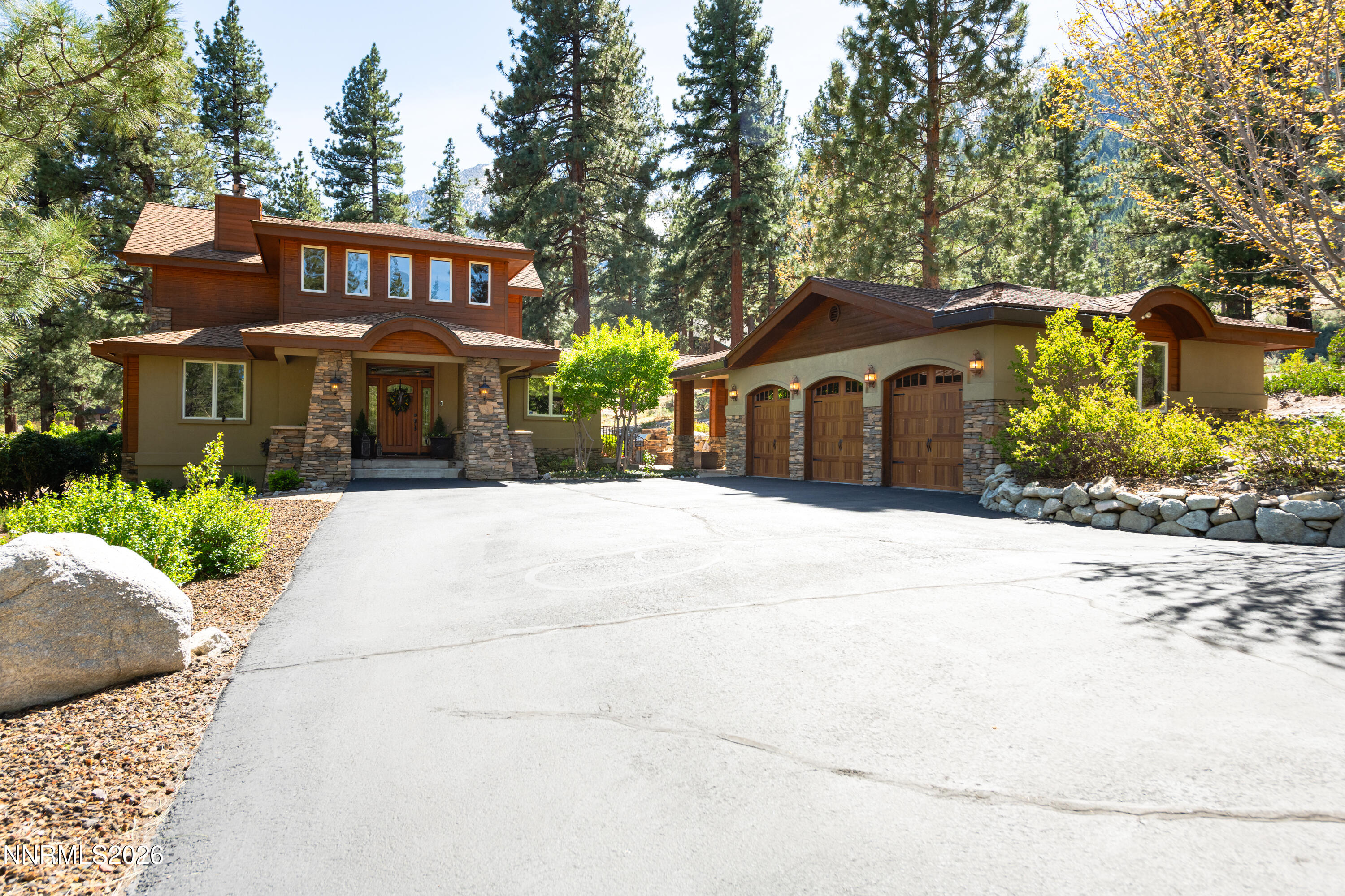 171 Summit Ridge Way Gardnerville, NV 89460 - Photo 6 of 79 171 Summit Ridge Way-5