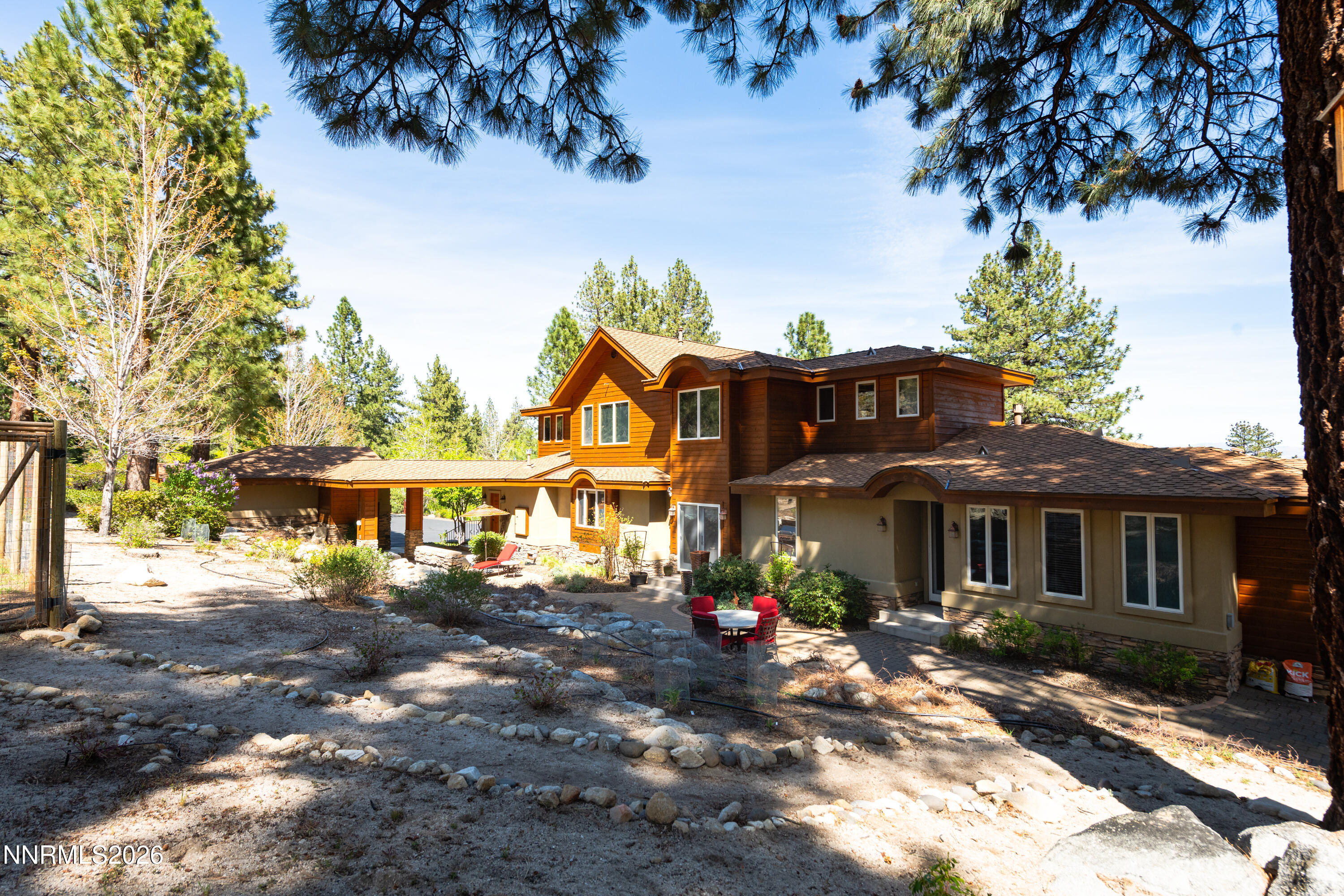 171 Summit Ridge Way Gardnerville, NV 89460 - Photo 9 of 79 171 Summit Ridge Way-10