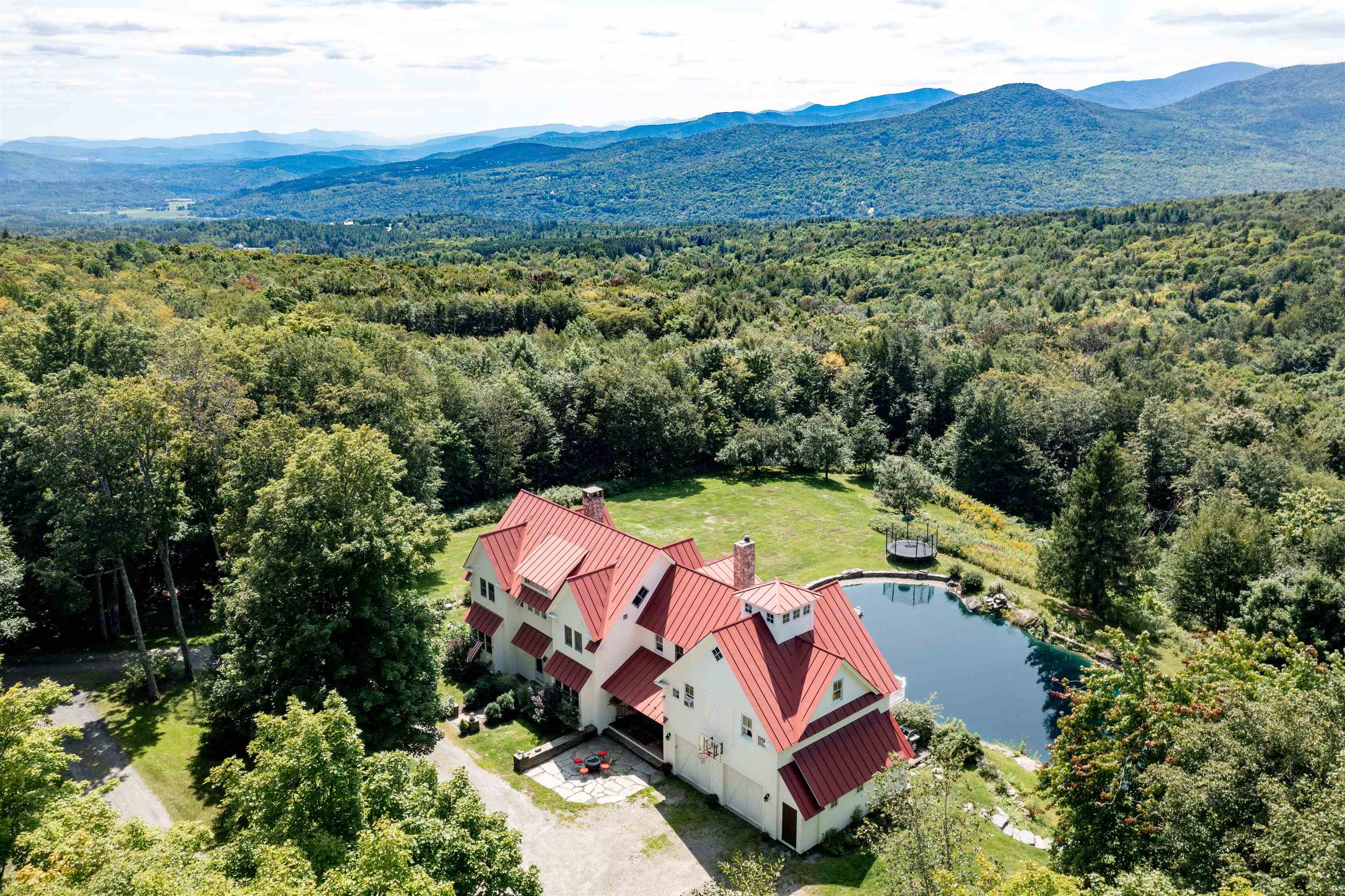 884 Wade Pasture Road Stowe, VT 05672 - Photo 4 of 40 Gallery Image 4