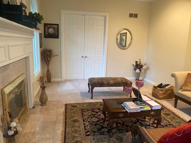 1430 Nelson Road St. Joseph, MI 49085 - Photo 17 of 42 Living room