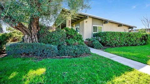$1,670,000 | 101 Clearbrook Lane, Costa Mesa, CA 92626