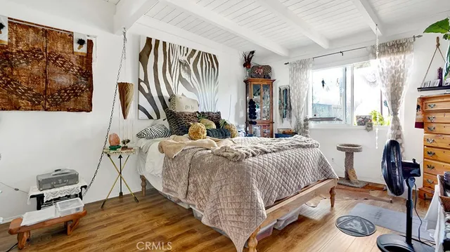 $1,670,000 | 101 Clearbrook Lane, Costa Mesa, CA 92626