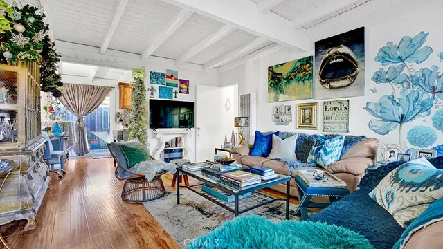 $1,670,000 | 101 Clearbrook Lane, Costa Mesa, CA 92626