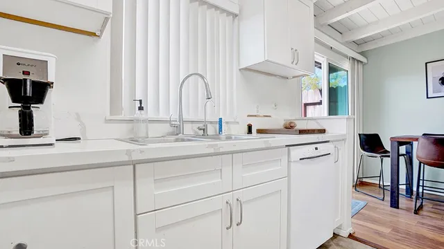 $1,670,000 | 101 Clearbrook Lane, Costa Mesa, CA 92626