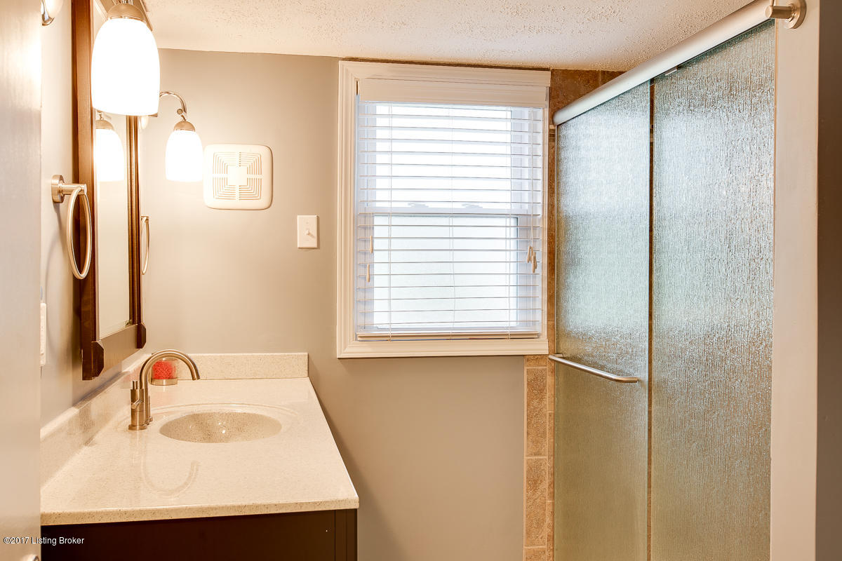 123 Blue Ridge Road Louisville, KY 40223 - Photo 25 of 32 123 Blue Ridge-25