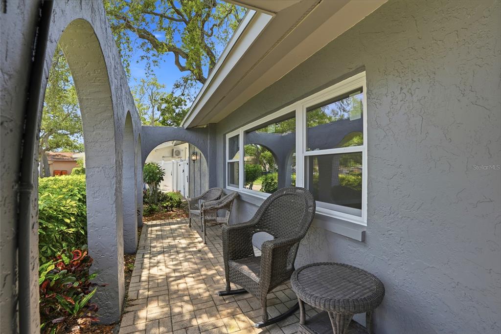 9760 136th Street Seminole, FL 33776 - Photo 9 of 41 a view of a interior in the house
