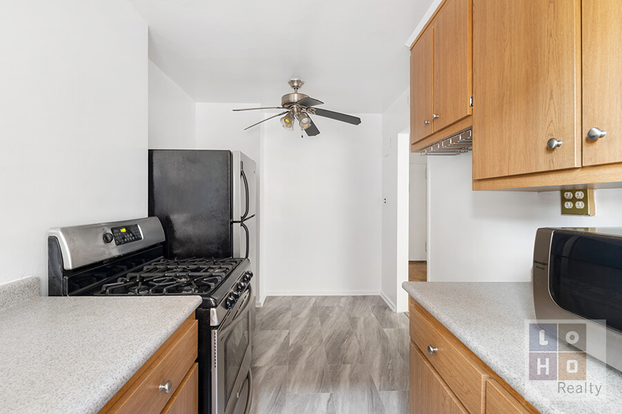 210 East Broadway, Unit H1602 Manhattan, NY 10002 - Photo 8 of 21
