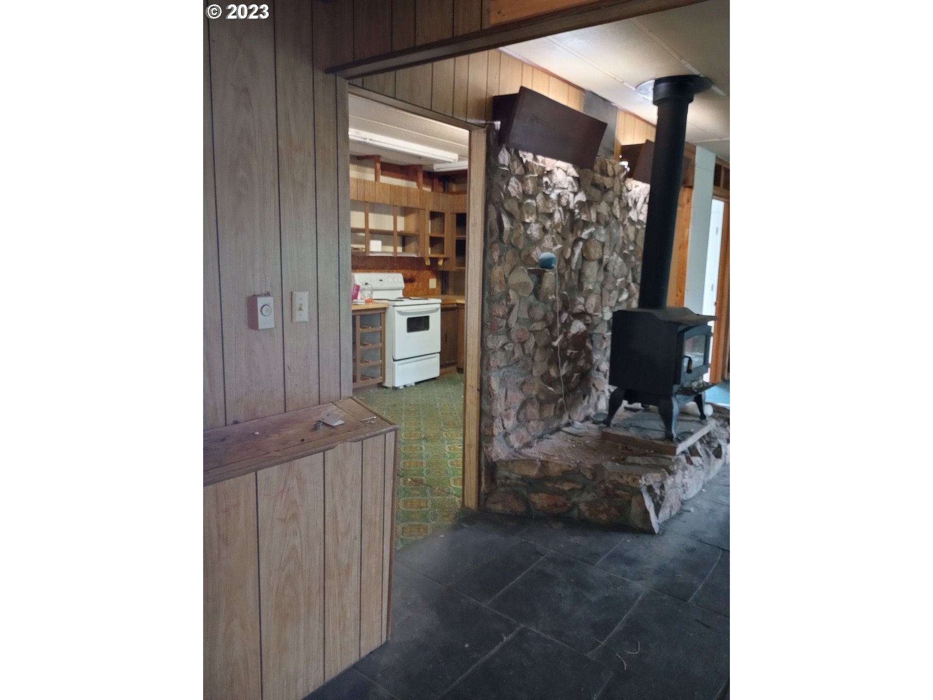 16811 Thompson Road Brookings, OR 97415 - Photo 5 of 40 Gallery Image 5