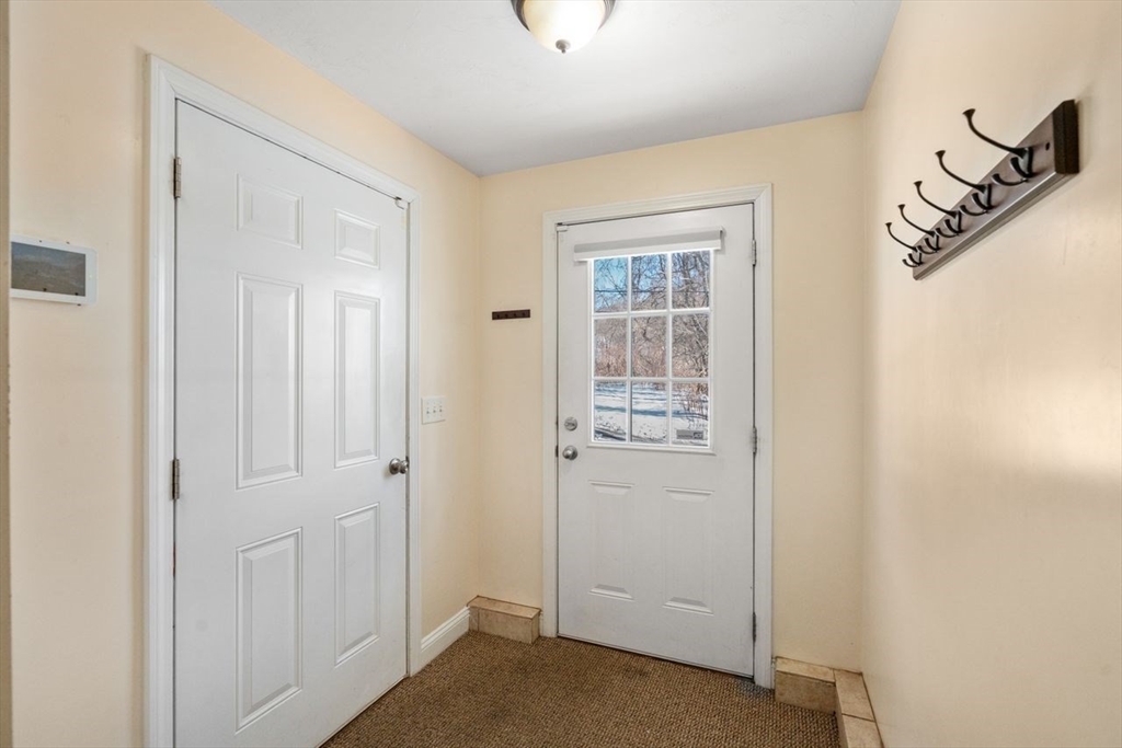 6 A Weldon Avenue Worcester, MA 01607 - Photo 4 of 29 Gallery Image 4