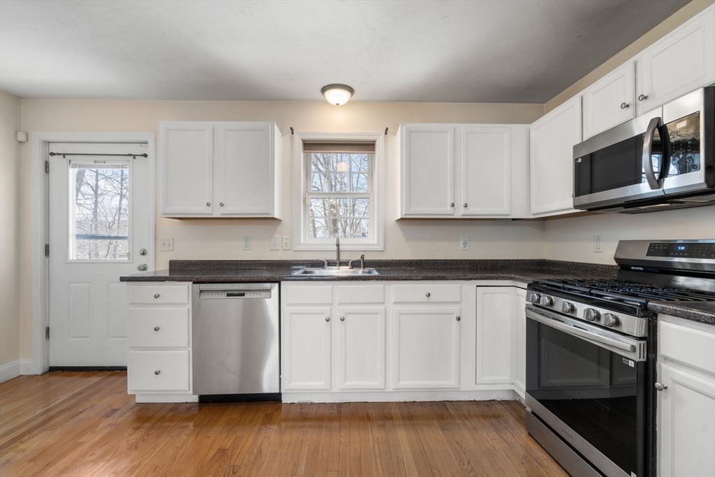 6 A Weldon Avenue Worcester, MA 01607 - Photo 8 of 29 Gallery Image 8