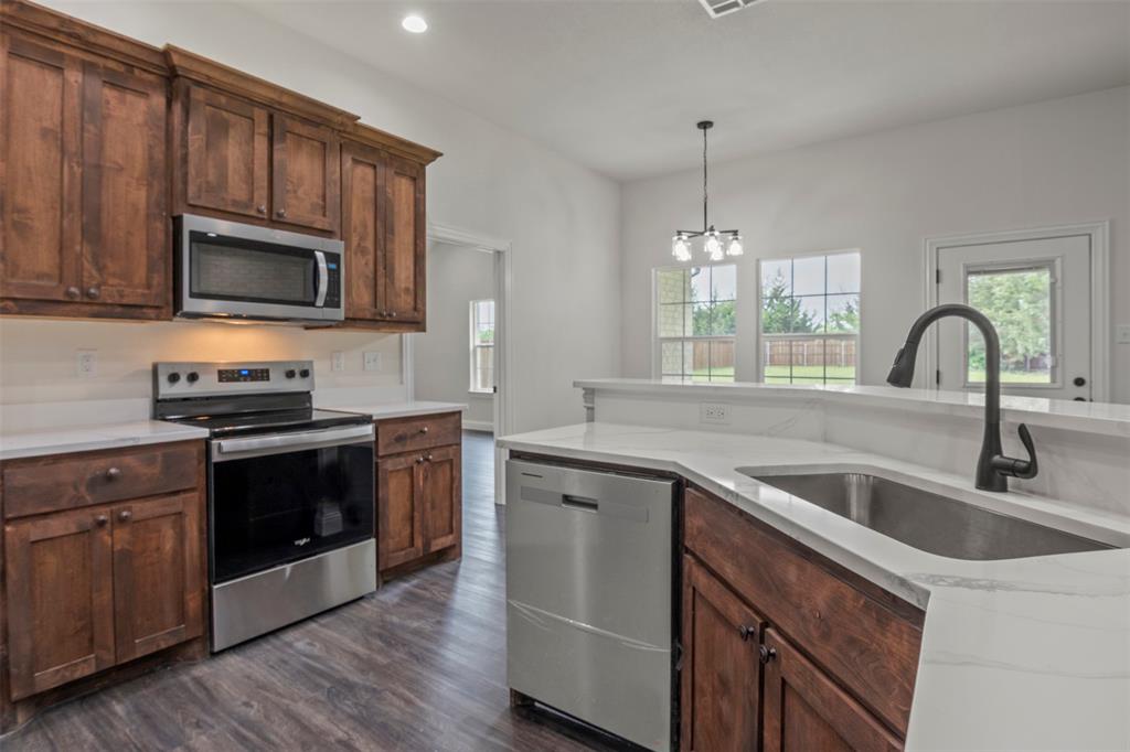 905 West Cardinal Street Ector, TX 75439 - Photo 8 of 30