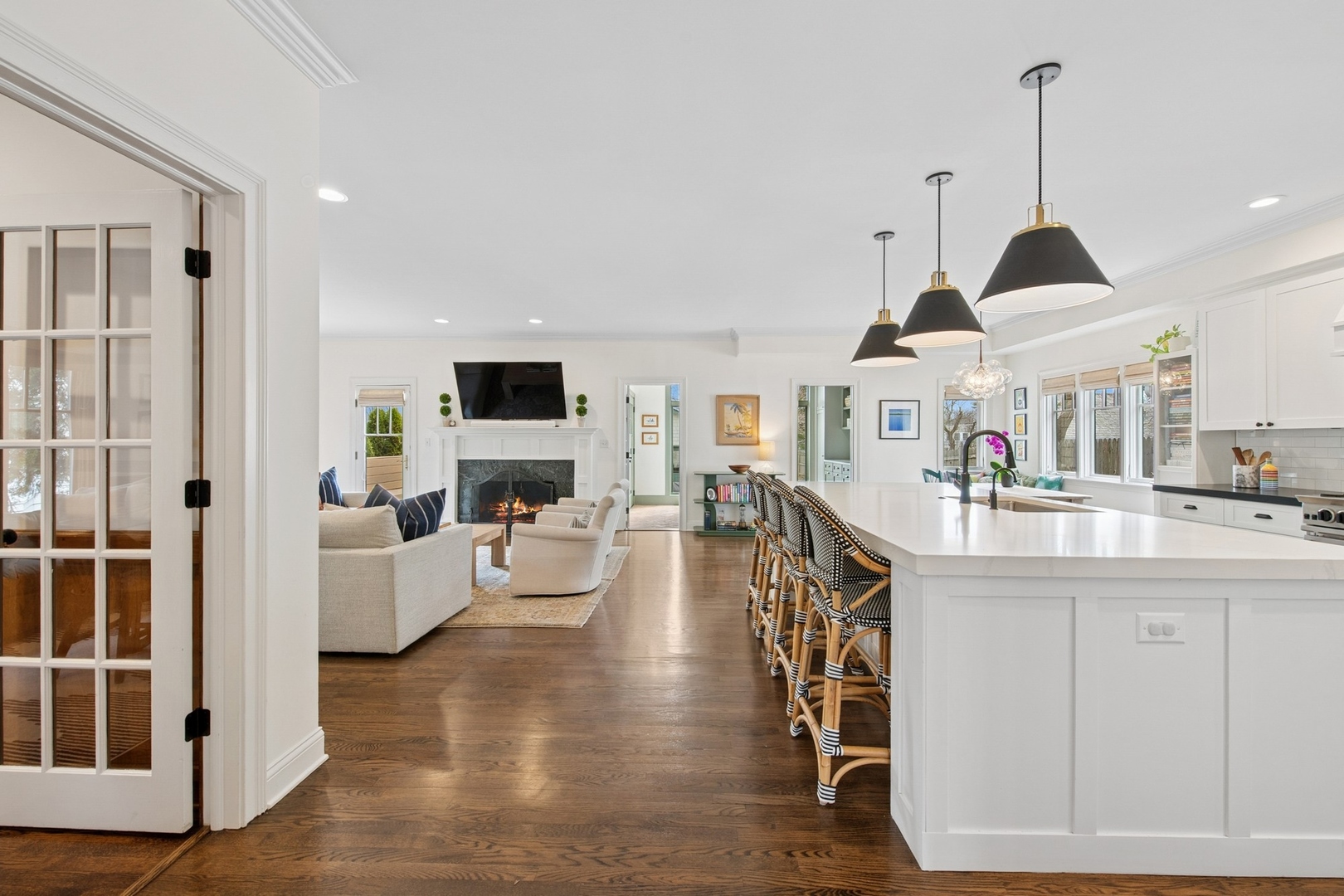 1261 Edgewood Road Lake Forest, IL 60045 - Photo 4 of 41