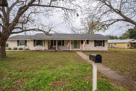 $277,000 | 504 Marburger Street, Smithville, TX 78957