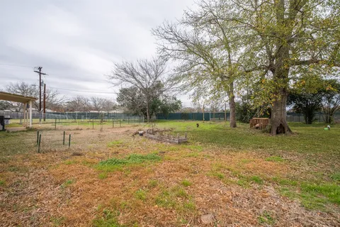 $277,000 | 504 Marburger Street, Smithville, TX 78957