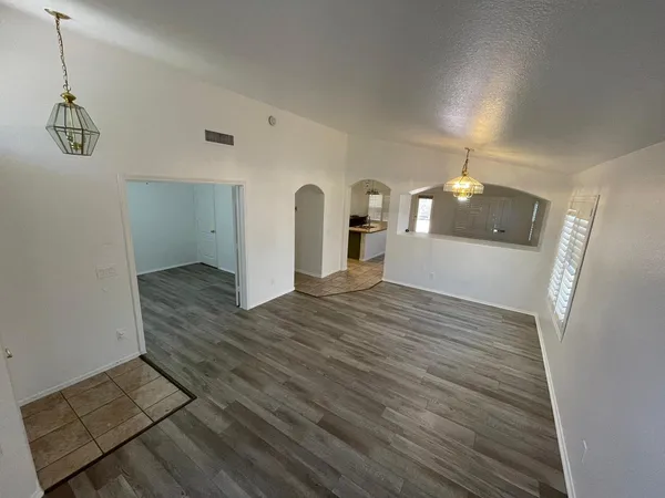 $2,500 | 2460 East Whitten Street, Chandler, AZ 85225