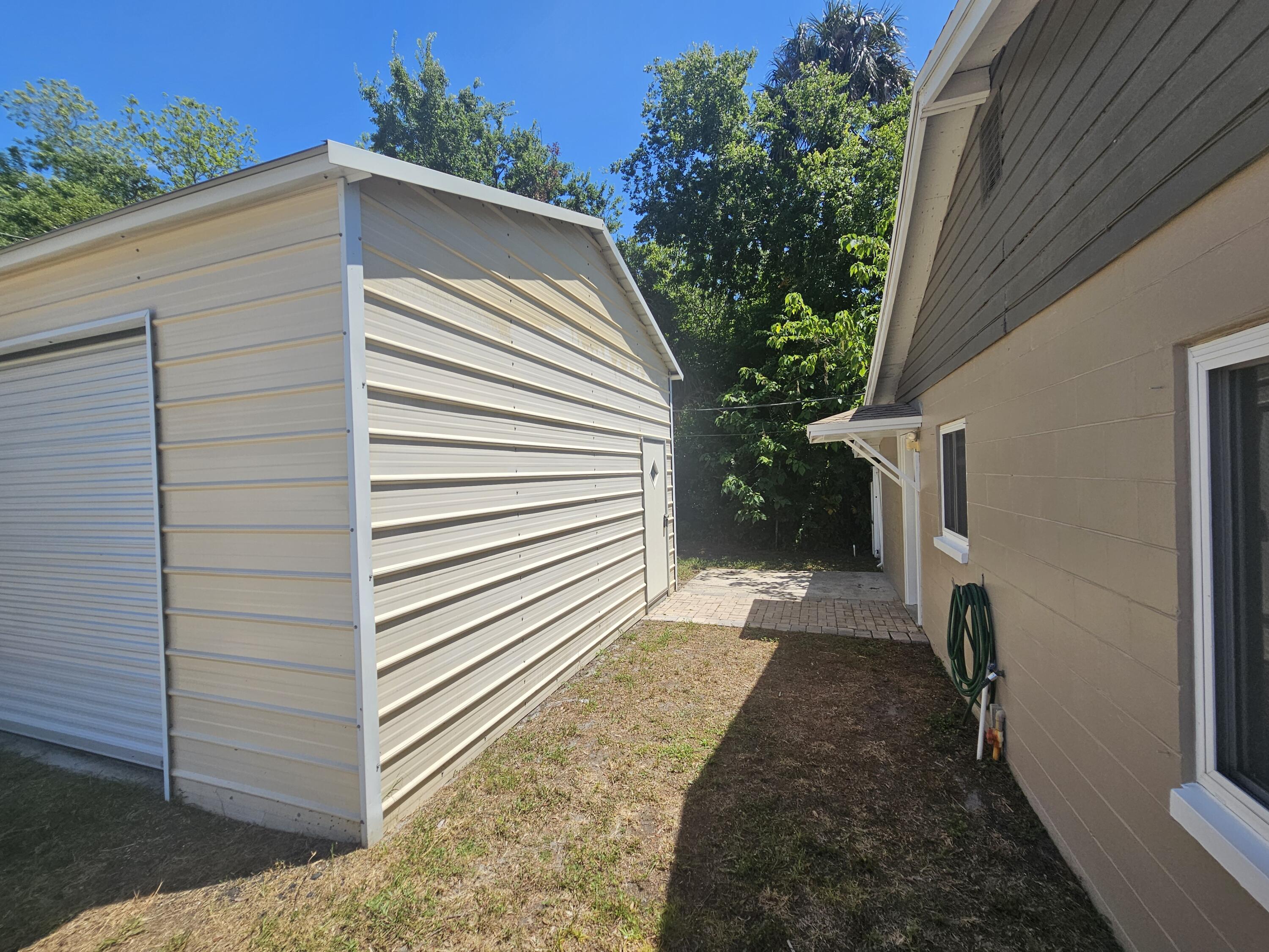 371 Renick Road Cocoa, FL 32927 - Photo 5 of 21 20240502_143411