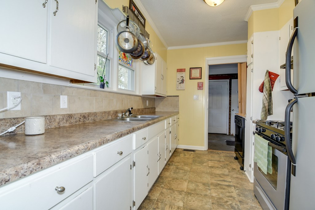 806 Augusta Road Warrenville, SC 29851 - Photo 9 of 21