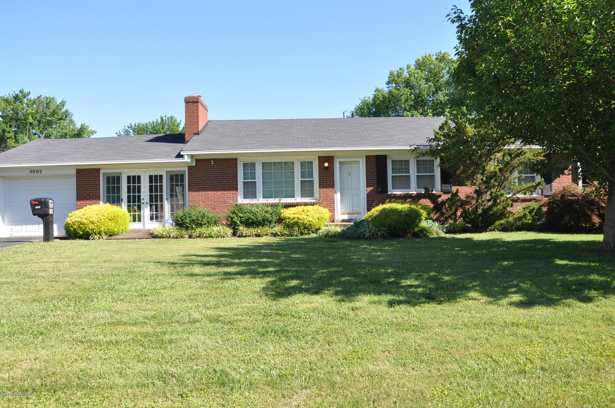 4002 Valley Station Road Louisville, KY 40272 - Photo 2 of 44 DSC_0402