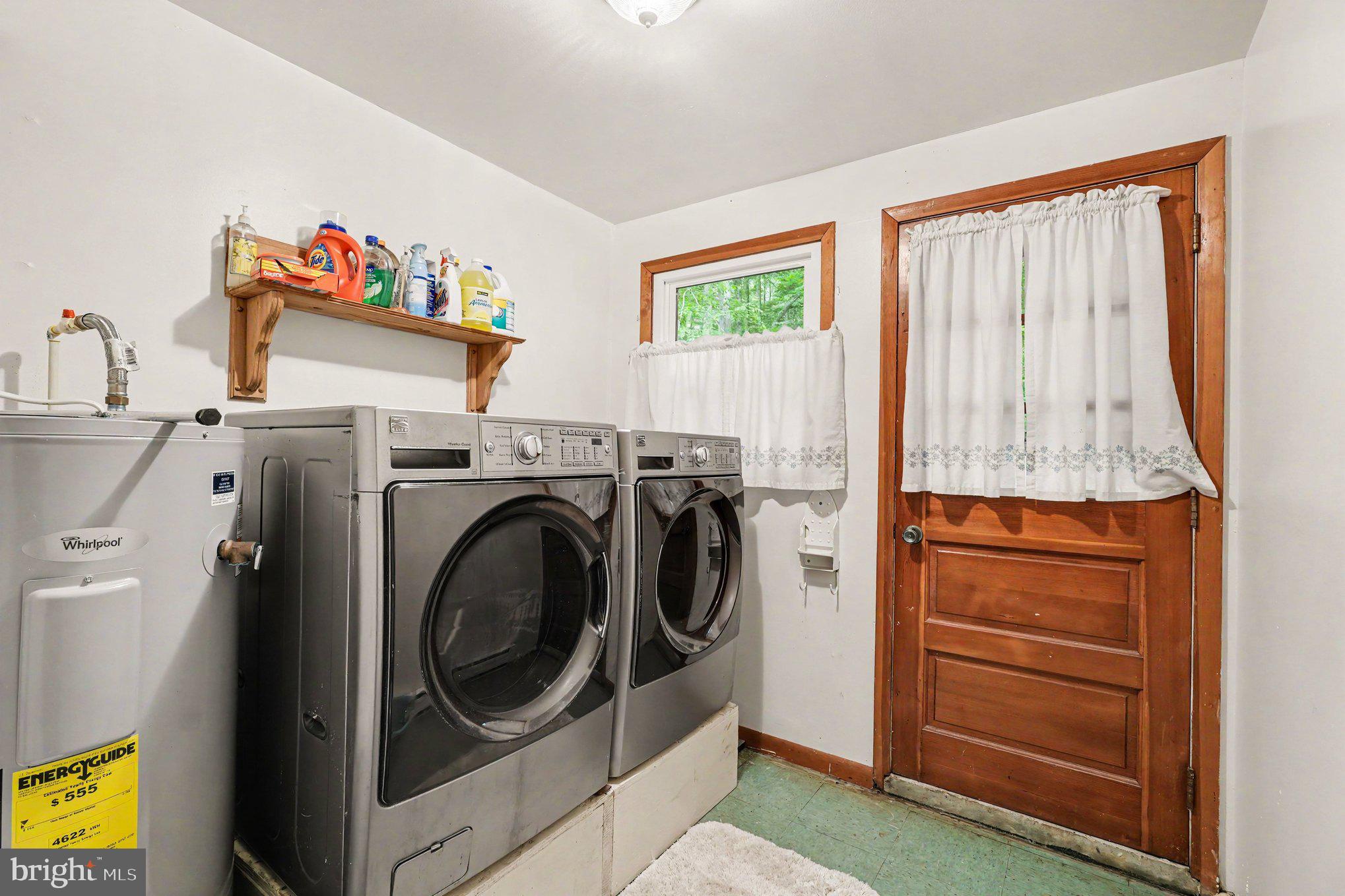 306 Liberty Road Reedville, VA 22539 - Photo 23 of 46 Laundry room