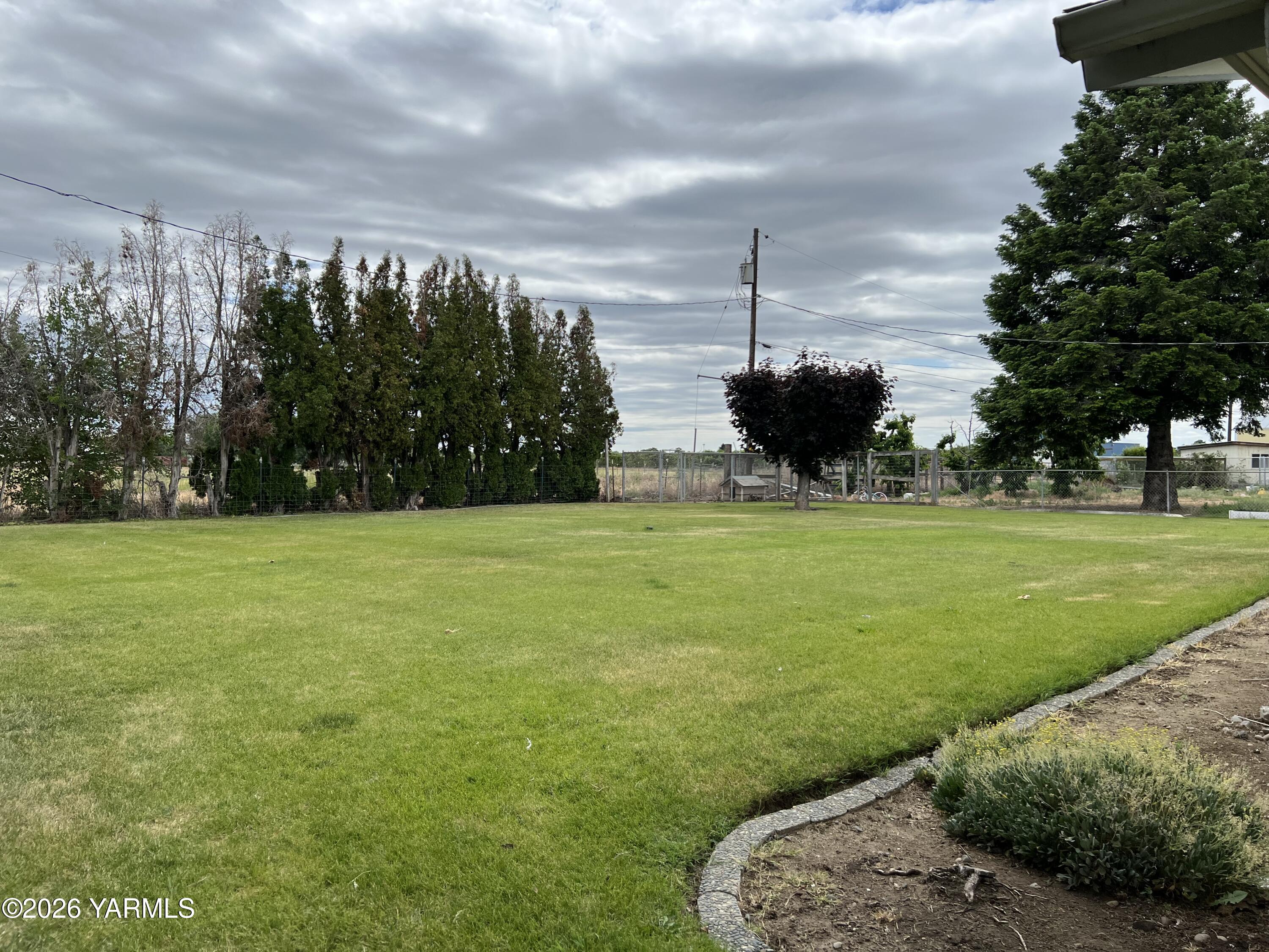 2091 Ashue Road Wapato, WA 98951 - Photo 23 of 27 IMG_2234
