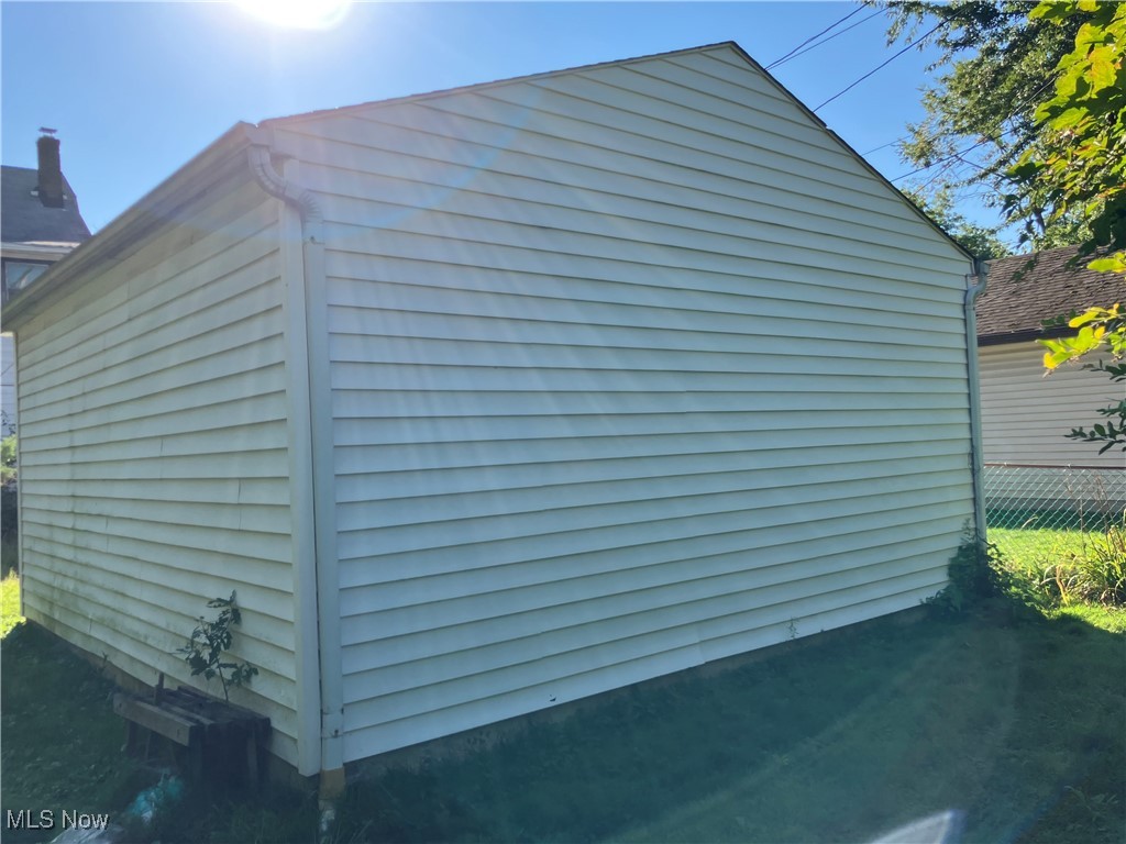 1058 Pembrook Road Cleveland Heights, OH 44121 - Photo 5 of 39