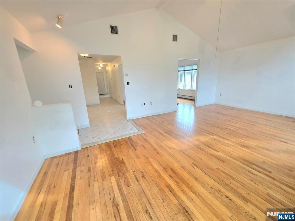 560 Studio Road, Unit 2 Ridgefield, NJ 07657 - Photo 6 of 13