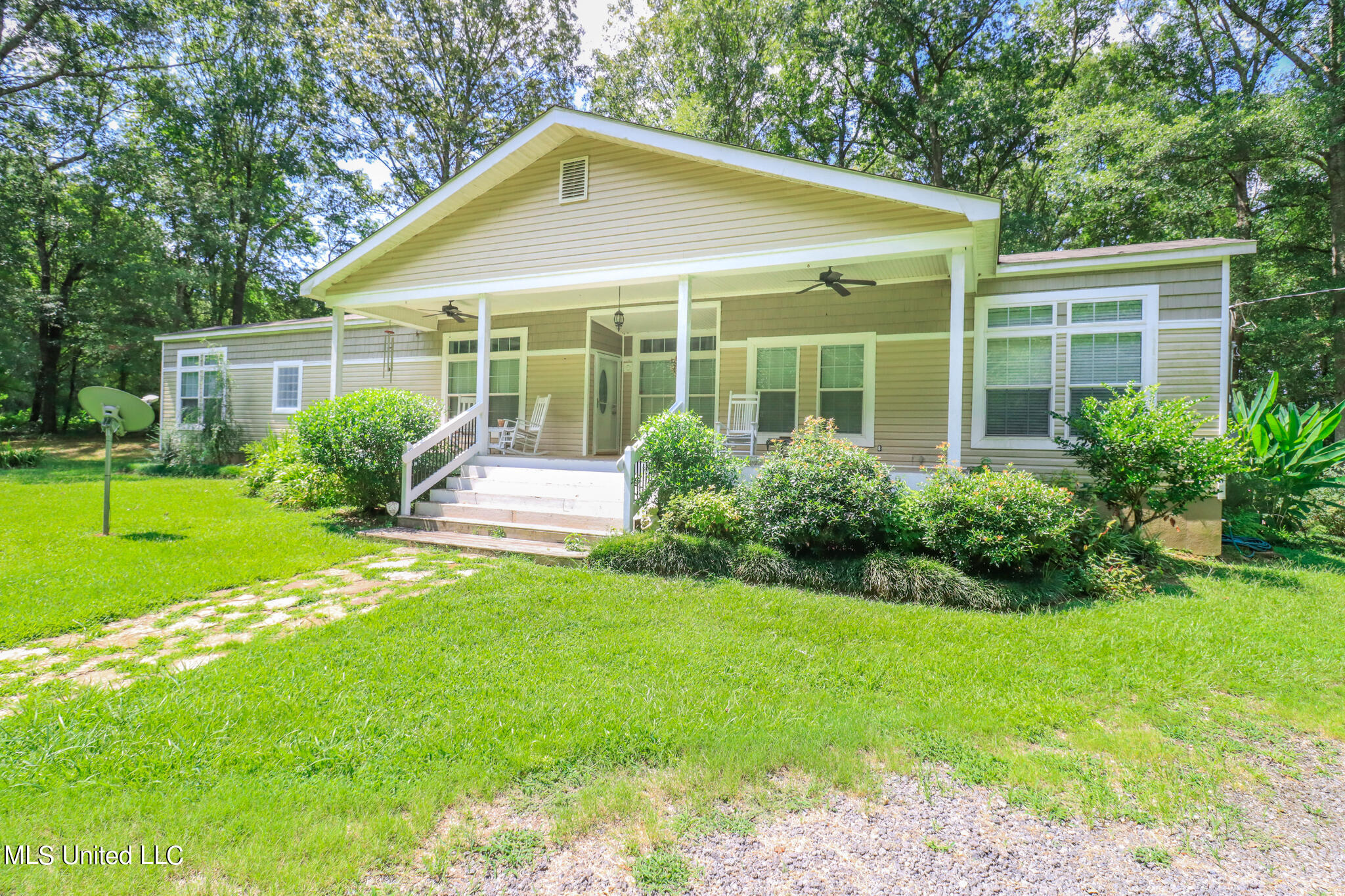 1605 Bill Downing Road Raymond, MS 39154 - Photo 2 of 35 1605 Bill Downing 2