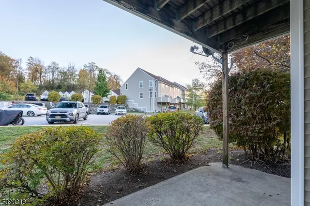 $205,000 | 141 Falcon Ridge Way North, Unit 1, Hamburg, NJ 07419