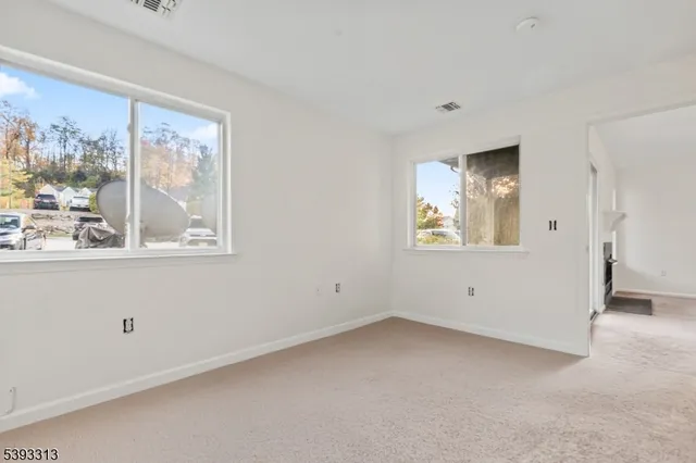 $205,000 | 141 Falcon Ridge Way North, Unit 1, Hamburg, NJ 07419