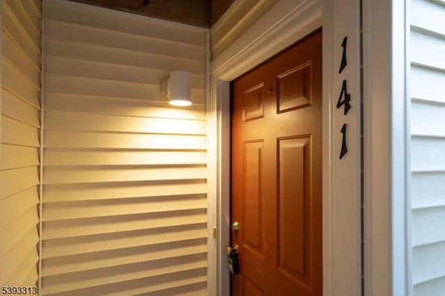 $205,000 | 141 Falcon Ridge Way North, Unit 1, Hamburg, NJ 07419