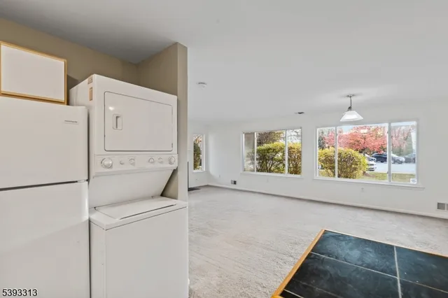 $205,000 | 141 Falcon Ridge Way North, Unit 1, Hamburg, NJ 07419