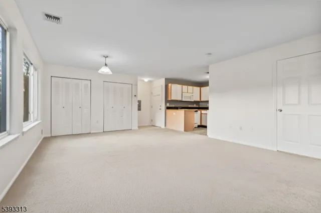 $205,000 | 141 Falcon Ridge Way North, Unit 1, Hamburg, NJ 07419