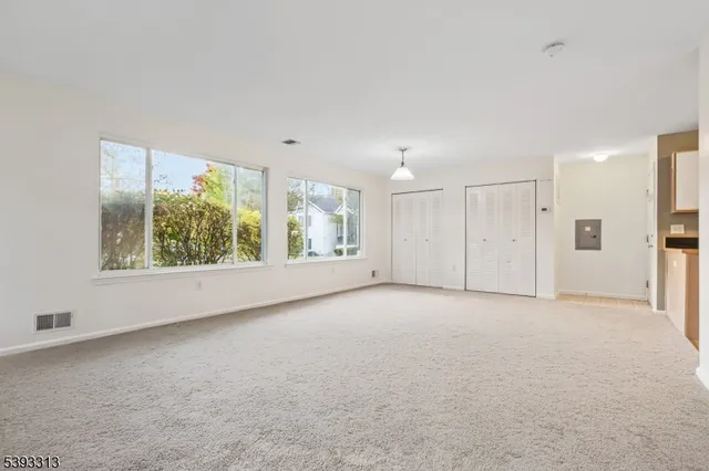 $205,000 | 141 Falcon Ridge Way North, Unit 1, Hamburg, NJ 07419