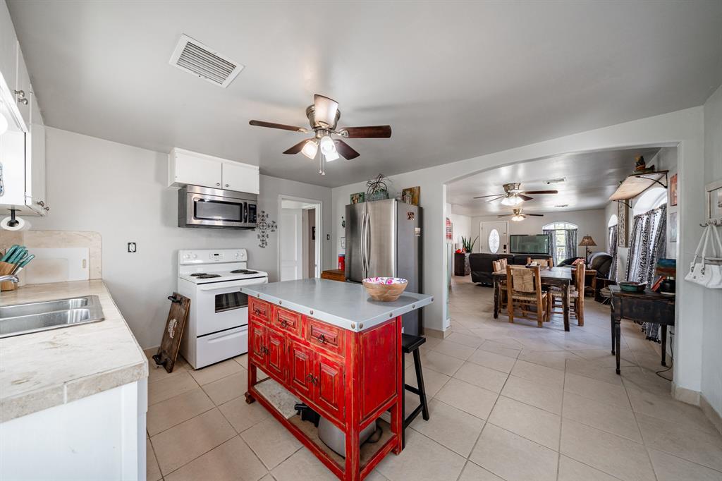 1004 North 7th Street Ballinger, TX 76821 - Photo 19 of 37