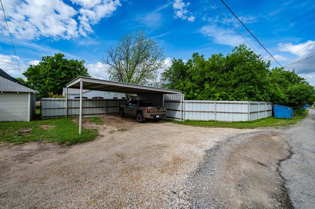 1004 North 7th Street Ballinger, TX 76821 - Photo 35 of 37