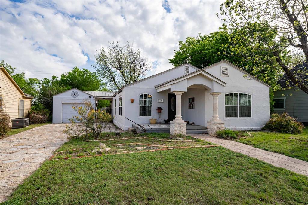 1004 North 7th Street Ballinger, TX 76821 - Photo 4 of 37