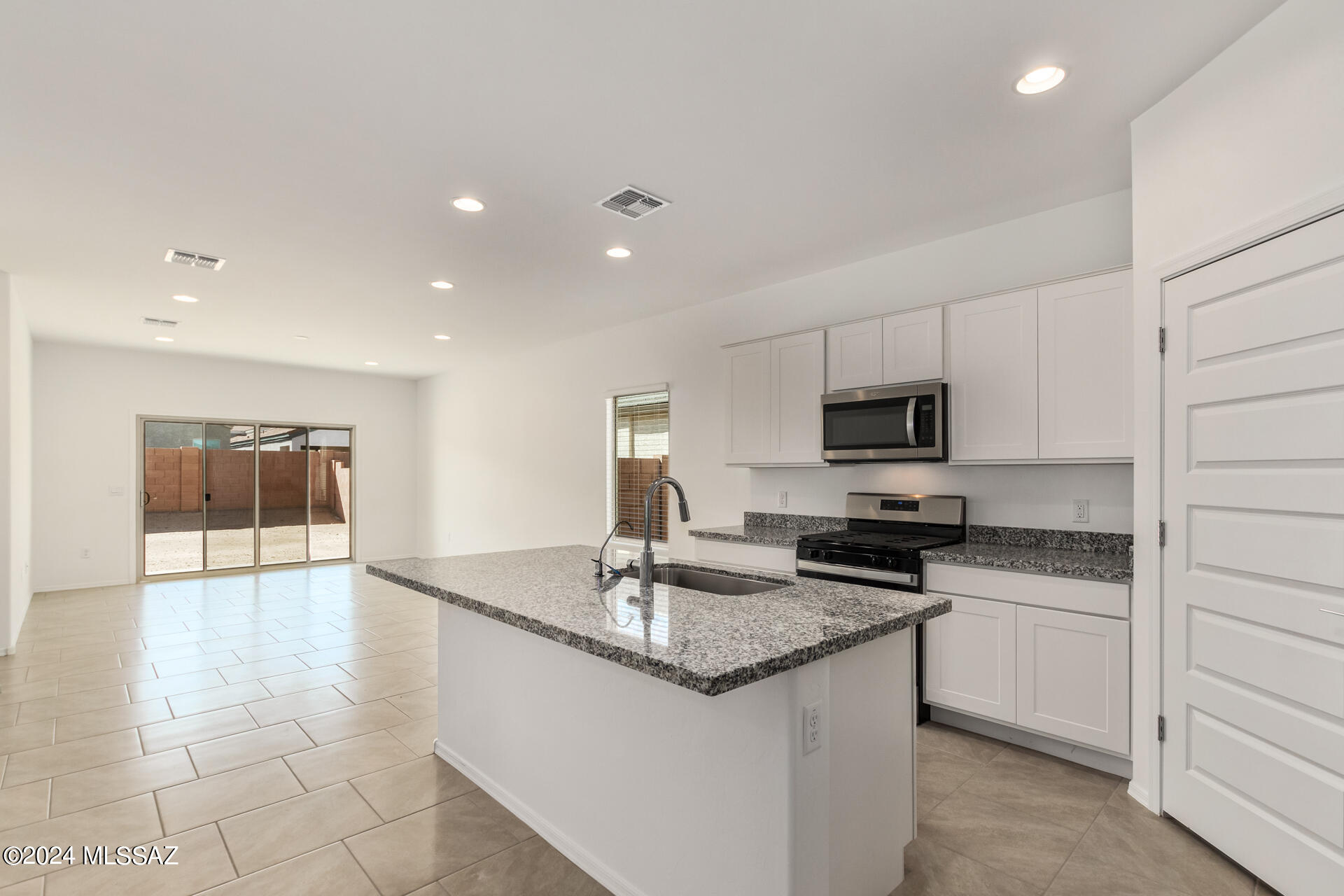 12496 West Barnett Road Marana, AZ 85653 - Photo 17 of 40