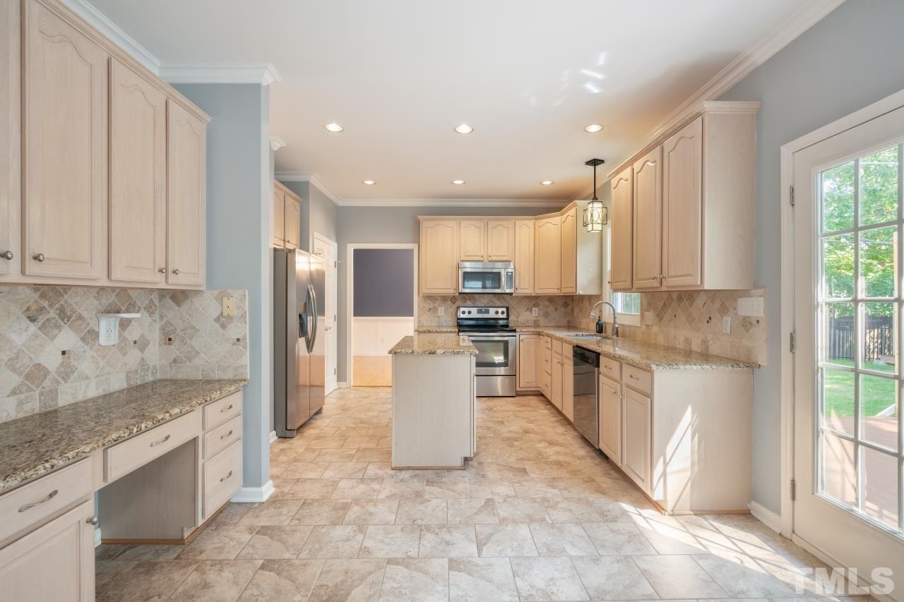 106 Tawny Ridge Lane Cary, NC 27513 - Photo 8 of 30