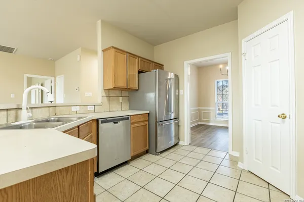 $2,550 | 1534 Crescent Glen, San Antonio, TX 78258